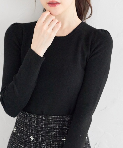 tocco closet(トッコ クローゼット)の「ふんわりカシミアタッチプチパワーショルダーリブニットプルオーバー(ニット/セーター・レディース・ネイビー/アイボリー/ブラック・M)」の1枚目の写真