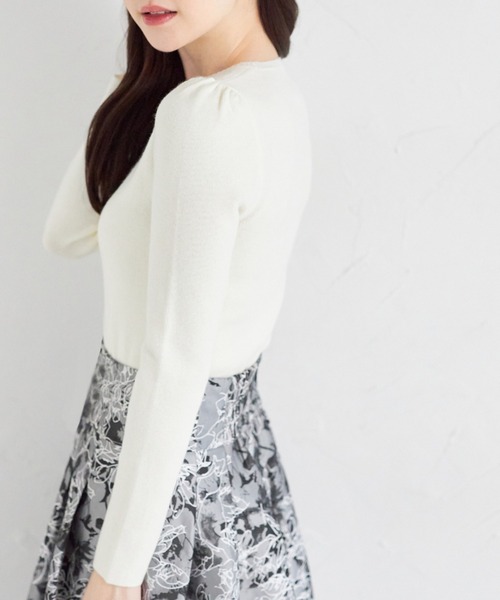tocco closet(トッコ クローゼット)の「ふんわりカシミアタッチプチパワーショルダーリブニットプルオーバー(ニット/セーター・レディース・ネイビー/アイボリー/ブラック・M)」の8枚目の写真