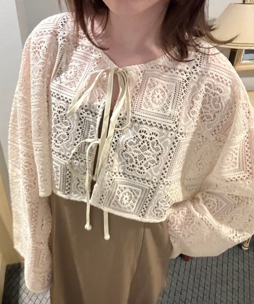 merrylatte（メリーラテ）の「レースクロップド丈カーディガン（カーディガン/ボレロ・レディース・アイボリー・FREE）」の3枚目の写真