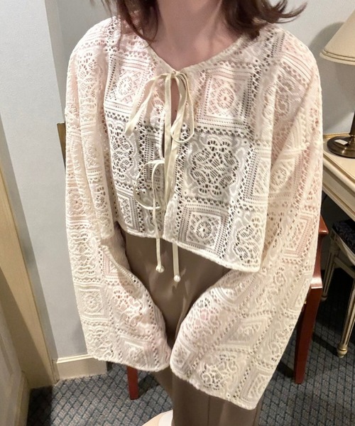 merrylatte（メリーラテ）の「レースクロップド丈カーディガン（カーディガン/ボレロ・レディース・アイボリー・FREE）」の5枚目の写真