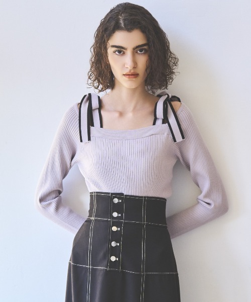 AND COUTURE(アンドクチュール)の「配色ショルダーリボンニットプルオーバー(ニット/セーター・レディース・ブルー/ブラック/ボルドー/アイボリー/ピンク/ラベンダー・FREE)」の1枚目の写真