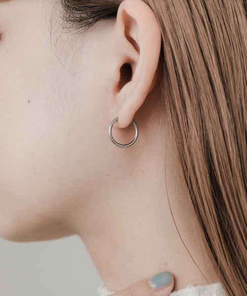 SMELLY（スメリー）の「ステンレスミニフープピアス（ピアス（両耳用）・レディース・ゴールド/シルバー・-）」の10枚目の写真