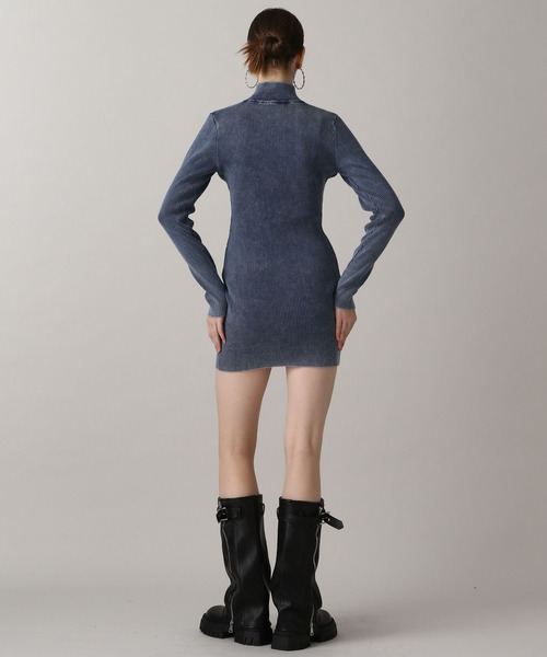 FOREVER 21(フォーエバー トゥエンティーワン)の「【2024FW】ヴィンテージ風ニットミニワンピース(ワンピース・レディース・ネイビー/グレー・SMALL/MEDIUM)」の5枚目の写真