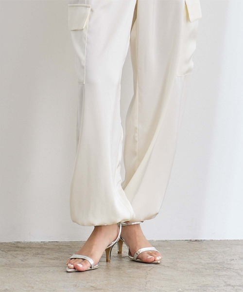 UR'S（ユアーズ）の「アシンメトリーデザインストラップサンダル（サンダル・レディース・ホワイト/ブラック/シルバー・LL/S/L/M）」の10枚目の写真