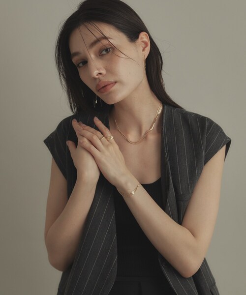 COCOSHNIK(ココシュニック)の「K10キヘイ×ベネフラット前後 スタッドピアス(ピアス(両耳用)・レディース・イエローゴールド・00)」の6枚目の写真