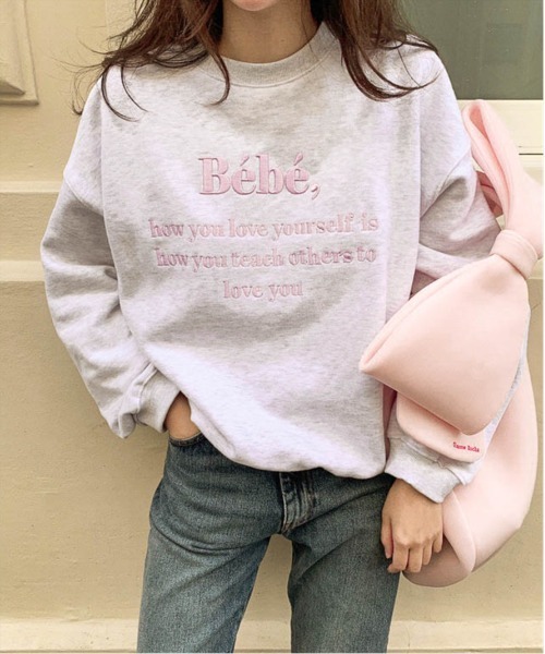 AMELY（エミリー）の「刺繍ロゴスウェット（スウェット・レディース・グリーン/オートミール/ブルー/ブラック・フリー）」の2枚目の写真