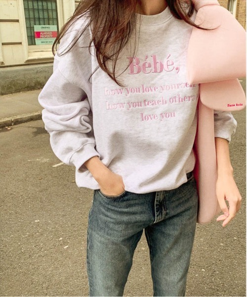 AMELY（エミリー）の「刺繍ロゴスウェット（スウェット・レディース・グリーン/オートミール/ブルー/ブラック・フリー）」の6枚目の写真