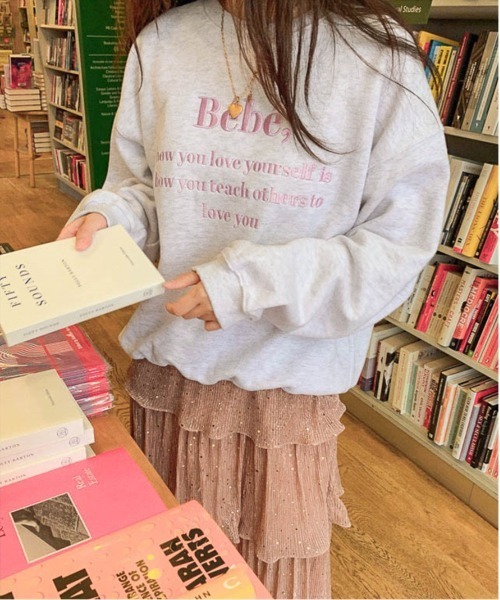 AMELY（エミリー）の「刺繍ロゴスウェット（スウェット・レディース・グリーン/オートミール/ブルー/ブラック・フリー）」の5枚目の写真