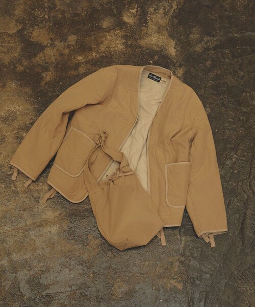 WILD THINGS（ワイルドシングス）の「WILD THINGS×thriftwear and fleamarkettourr×Firsthand/ワイルドシングス×スリフトウェアアンドフリーマーケットツアー×ファーストハンド 別注 QUILT BLOUSON（ノーカラージャケット・メンズ・ブラック/ベージュ/オリーブ・M/L）」の5枚目の写真