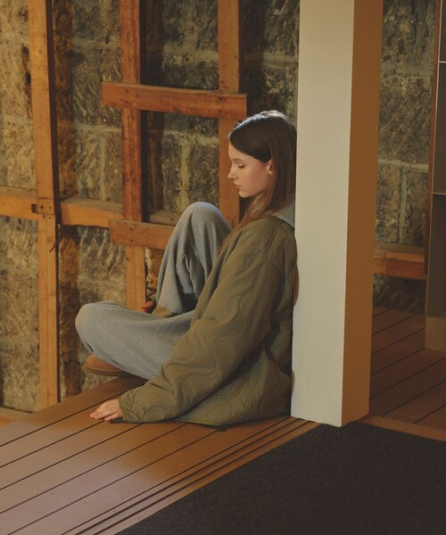 WILD THINGS（ワイルドシングス）の「WILD THINGS×thriftwear and fleamarkettourr×Firsthand/ワイルドシングス×スリフトウェアアンドフリーマーケットツアー×ファーストハンド 別注 QUILT BLOUSON（ノーカラージャケット・メンズ・ブラック/ベージュ/オリーブ・M/L）」の20枚目の写真