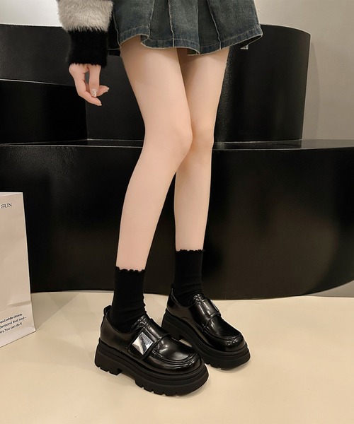 Lace Ladies(レースレディース)の「スクエアトゥ レザー調 厚底 マニッシュ ローファー(ローファー・レディース・ブラック・23.5cm/24cm/24.5cm/25cm/22.5cm/23cm)」の3枚目の写真