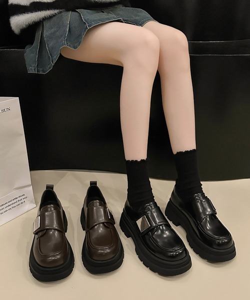 Lace Ladies(レースレディース)の「スクエアトゥ レザー調 厚底 マニッシュ ローファー(ローファー・レディース・ブラック・23.5cm/24cm/24.5cm/25cm/22.5cm/23cm)」の4枚目の写真