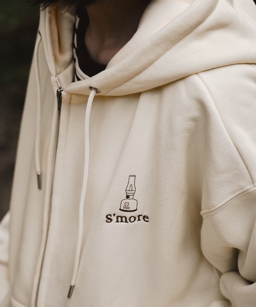 S'more（スモア）の「S'more gear illustration full zip hoodie スモギアイラストレーションフルジップフーディー (AW)（パーカー・レディース・ホワイト/ブラウン・SMALL/MEDIUM/LARGE）」の8枚目の写真