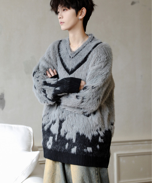 neos（ネオス）の「【neos】ルーズシルエット Vネック ライン シャギー グラデーション ニット プルオーバー（ニット/セーター・メンズ・グレー/ホワイト・X-LARGE/LARGE/MEDIUM）」の3枚目の写真