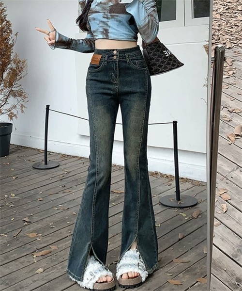 FREE STYLISTS(フリー スタイリスト)の「美脚ハイウエスト 裾スリットフレアデニムパンツ(デニムパンツ・レディース・ダークブルー/ライトブルー/ブラック/ブルー・M/L/XL/XS/S/2XL/3XL)」の9枚目の写真