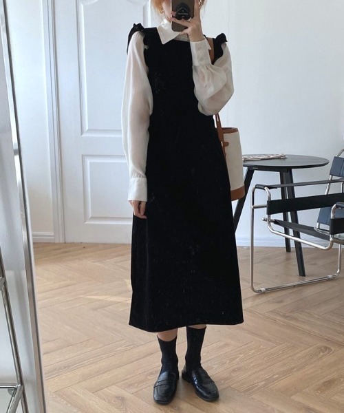 COMON+(コモンプラス)の「ベルベット調ショルダーフリル ジャンスカ ワンピース(ワンピース・レディース・ブラック・M/L)」の16枚目の写真