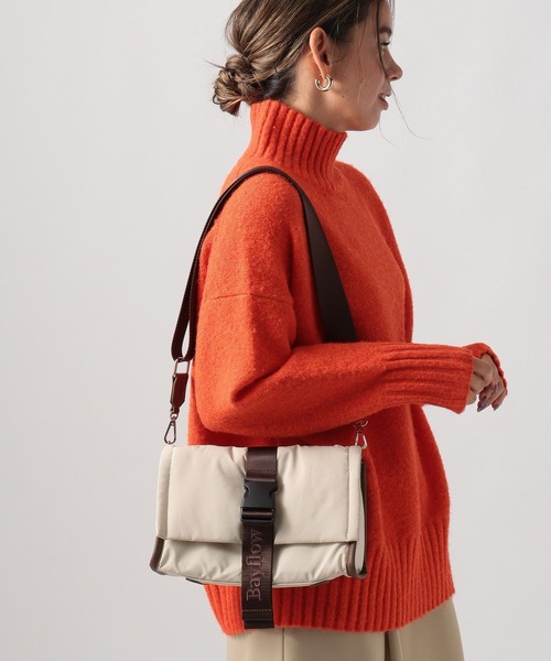 BAYFLOW（ベイフロー）の「[ペットボトルも入る]ロゴ刺繍テープバックルショルダー（ショルダーバッグ・レディース・ブラック/ライトベージュ・FREE）」の20枚目の写真