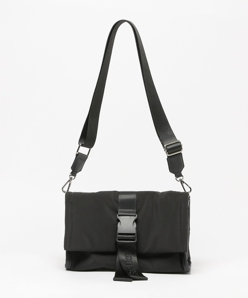 BAYFLOW（ベイフロー）の「[ペットボトルも入る]ロゴ刺繍テープバックルショルダー（ショルダーバッグ・レディース・ブラック/ライトベージュ・FREE）」の16枚目の写真