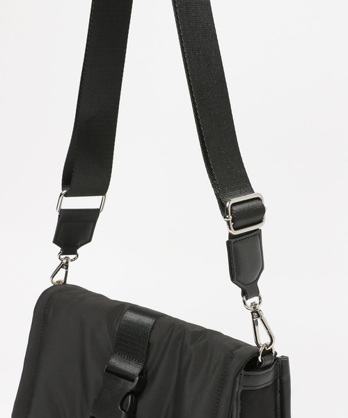 BAYFLOW（ベイフロー）の「[ペットボトルも入る]ロゴ刺繍テープバックルショルダー（ショルダーバッグ・レディース・ブラック/ライトベージュ・FREE）」の12枚目の写真