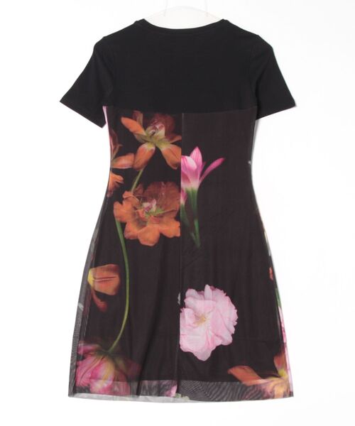 Desigual(デシグアル)の「フォトフラワーガーゼコンビTシャツミニドレス(ワンピース・レディース・ブラック・XL/L/M/S/XS)」の2枚目の写真
