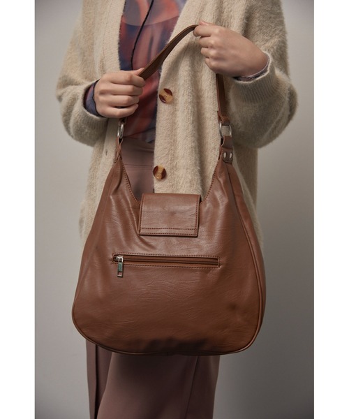 Solace（ソレイス）の「フェイクレザーラウンドトートバッグ（トートバッグ・レディース・ブラック/ブラウン・FREE）」の5枚目の写真