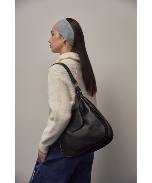 Solace（ソレイス）の「フェイクレザーラウンドトートバッグ（トートバッグ・レディース・ブラック/ブラウン・FREE）」の9枚目の写真