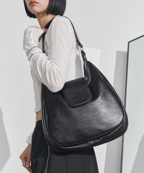 Solace（ソレイス）の「フェイクレザーラウンドトートバッグ（トートバッグ・レディース・ブラック/ブラウン・FREE）」の17枚目の写真