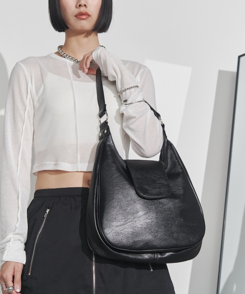 Solace（ソレイス）の「フェイクレザーラウンドトートバッグ（トートバッグ・レディース・ブラック/ブラウン・FREE）」の18枚目の写真