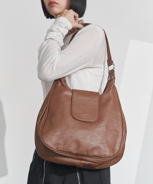 Solace（ソレイス）の「フェイクレザーラウンドトートバッグ（トートバッグ・レディース・ブラック/ブラウン・FREE）」の20枚目の写真