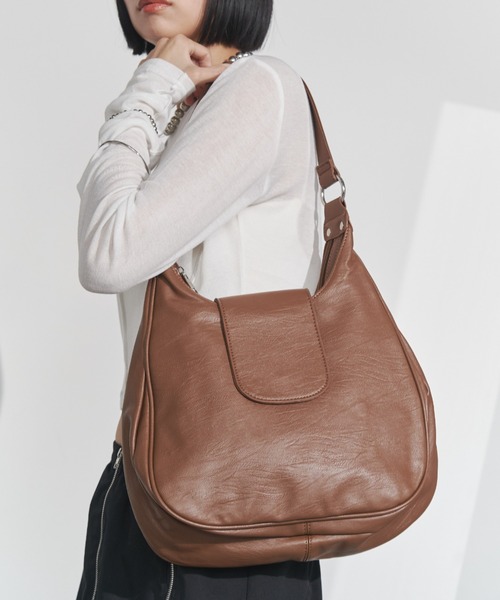 Solace（ソレイス）の「フェイクレザーラウンドトートバッグ（トートバッグ・レディース・ブラック/ブラウン・FREE）」の15枚目の写真