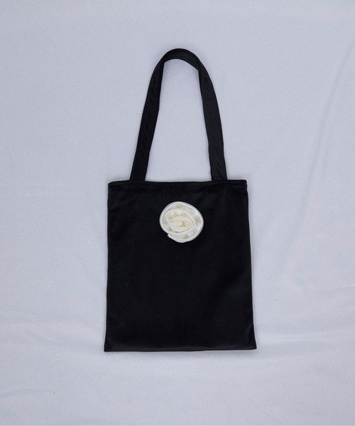Carmelo（カーメロ）の「Rose velvet tote bag（トートバッグ・レディース・ブラック/ピンク・FREE）」の2枚目の写真