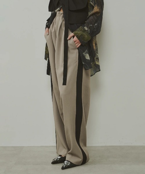 LA BELLE ETUDE（ラベルエチュード）の「サイドラインリラックスワイドスラックス（スラックス・レディース・ライトブルー/グレー/ベージュ・1/0）」の8枚目の写真