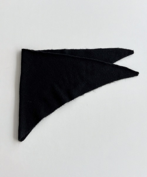 CANAL JEAN(キャナルジーン)の「diggity トライアングルニットスカーフ(マフラー・レディース・ブラック/グレー/ベージュ/ブラウン・ONE SIZE)」の5枚目の写真