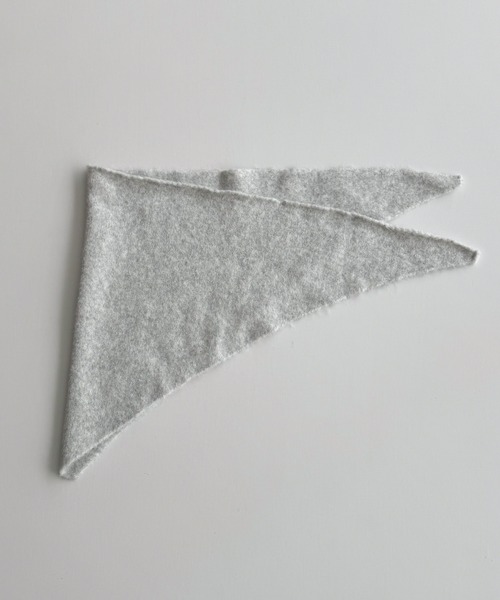 CANAL JEAN(キャナルジーン)の「diggity トライアングルニットスカーフ(マフラー・レディース・ブラック/グレー/ベージュ/ブラウン・ONE SIZE)」の7枚目の写真