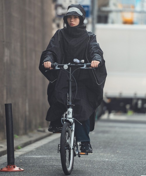 KiU（キウ）の「キウ ビジブルバイシクル自転車レインポンチョ リフレクター反射（レインコート/ポンチョ・メンズ・ブラック/カーキ/グレー系その他/ベージュ/ブラック系その他・FREE）」の9枚目の写真