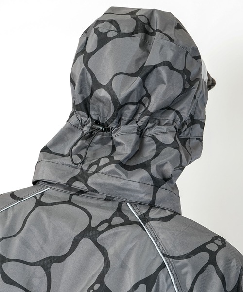 KiU（キウ）の「キウ ビジブルバイシクル自転車レインポンチョ リフレクター反射（レインコート/ポンチョ・メンズ・ブラック/カーキ/グレー系その他/ベージュ/ブラック系その他・FREE）」の16枚目の写真