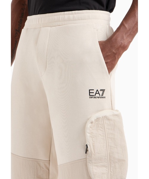 EMPORIO ARMANI EA7（エンポリオアルマーニイーエーセブン）の「【エンポリオ アルマーニ EA7】Athletic Mix カーゴパンツ コットン混紡（カーゴパンツ・メンズ・ベージュ系・LARGE）」の5枚目の写真