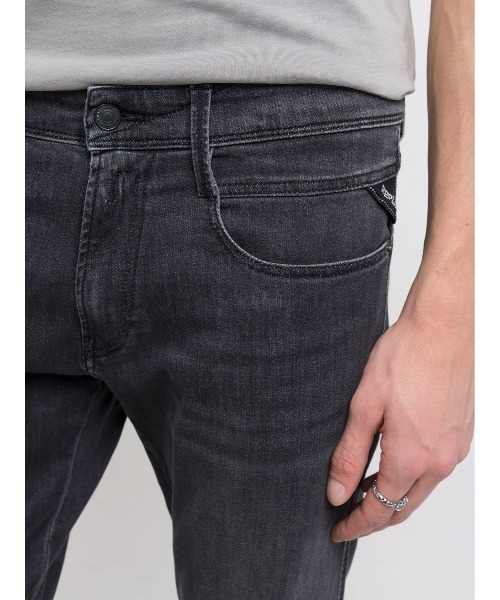 REPLAY(リプレイ)の「スリムフィットANBASSブラックパワーストレッチデニム(デニムパンツ・メンズ・ダークグレー・W28xL32/W29xL32/W30xL32/W31xL32/W32xL32/W33xL32/W34xL32/W36xL32)」の6枚目の写真