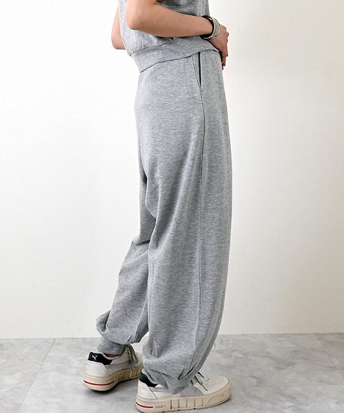 STYLEBLOCK（スタイルブロック）の「裏毛タックボリュームパンツ（その他パンツ・レディース・チャコールグレー/グレー/ホワイト系その他/ブラック・M）」の9枚目の写真