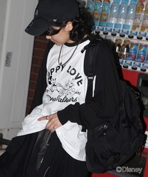 Disney | 【新色追加】 Disney Mickey / ミッキー ヴィンテージライク レトログラフィック 古着風クラックプリント ビッグシルエット ラグランロンT カットソー メンズ レディース(Tシャツ/カットソー)