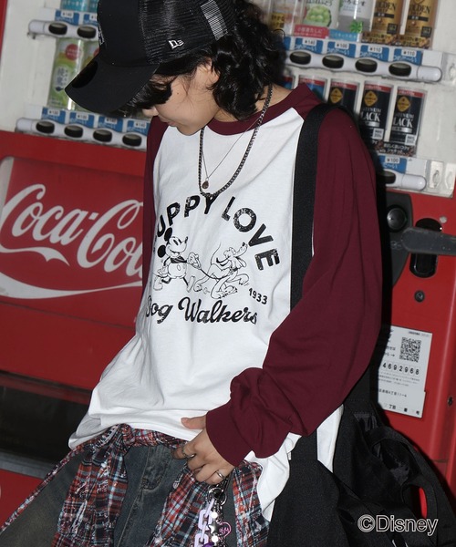 Disney（ディズニー）の「【新色追加】 Disney Mickey / ミッキー ヴィンテージライク レトログラフィック 古着風クラックプリント ビッグシルエット ラグランロンT カットソー メンズ レディース（Tシャツ/カットソー・メンズ・ホワイト系その他/ホワイト系1/ホワイト系/ホワイト/グレー系/チャコールグレー/グレー/グレー系その他/ホワイト系2/グレー系2/ホワイト系その他2/ホワイト系3/ホワイト系その他3/グレー系その他2・L/M）」の8枚目の写真