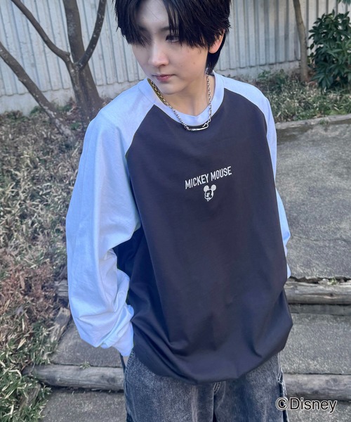 Disney（ディズニー）の「【新色追加】 Disney Mickey / ミッキー ヴィンテージライク レトログラフィック 古着風クラックプリント ビッグシルエット ラグランロンT カットソー メンズ レディース（Tシャツ/カットソー・メンズ・ホワイト系その他/ホワイト系1/ホワイト系/ホワイト/グレー系/チャコールグレー/グレー/グレー系その他/ホワイト系2/グレー系2/ホワイト系その他2/ホワイト系3/ホワイト系その他3/グレー系その他2・L/M）」の9枚目の写真