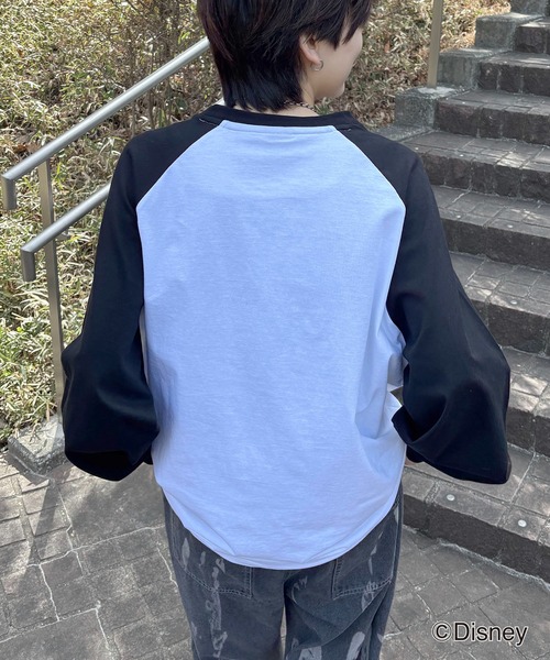 Disney（ディズニー）の「【新色追加】 Disney Mickey / ミッキー ヴィンテージライク レトログラフィック 古着風クラックプリント ビッグシルエット ラグランロンT カットソー メンズ レディース（Tシャツ/カットソー・メンズ・ホワイト系その他/ホワイト系1/ホワイト系/ホワイト/グレー系/チャコールグレー/グレー/グレー系その他/ホワイト系2/グレー系2/ホワイト系その他2/ホワイト系3/ホワイト系その他3/グレー系その他2・L/M）」の21枚目の写真