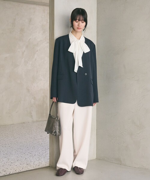 BEAUTY&YOUTH UNITED ARROWS（ビューティーアンドユースユナイテッドアローズ）の「【WEB限定 Wardrobe DAILY MINIMAL】リボンタイブラウス -2WAY/ウォッシャブル-（シャツ/ブラウス・レディース・ホワイト/ベージュ/ダークグレー・FREE）」の6枚目の写真