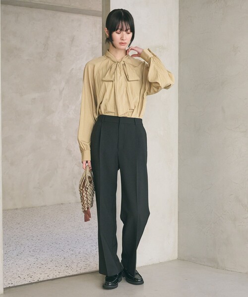 BEAUTY&YOUTH UNITED ARROWS（ビューティーアンドユースユナイテッドアローズ）の「【WEB限定 Wardrobe DAILY MINIMAL】リボンタイブラウス -2WAY/ウォッシャブル-（シャツ/ブラウス・レディース・ホワイト/ベージュ/ダークグレー・FREE）」の20枚目の写真