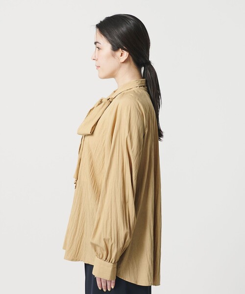 BEAUTY&YOUTH UNITED ARROWS（ビューティーアンドユースユナイテッドアローズ）の「【WEB限定 Wardrobe DAILY MINIMAL】リボンタイブラウス -2WAY/ウォッシャブル-（シャツ/ブラウス・レディース・ホワイト/ベージュ/ダークグレー・FREE）」の17枚目の写真