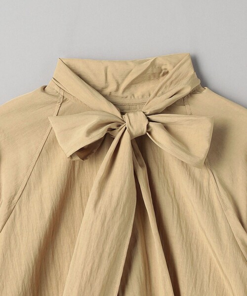 BEAUTY&YOUTH UNITED ARROWS（ビューティーアンドユースユナイテッドアローズ）の「【WEB限定 Wardrobe DAILY MINIMAL】リボンタイブラウス -2WAY/ウォッシャブル-（シャツ/ブラウス・レディース・ホワイト/ベージュ/ダークグレー・FREE）」の21枚目の写真