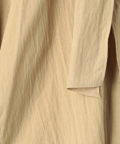 BEAUTY&YOUTH UNITED ARROWS（ビューティーアンドユースユナイテッドアローズ）の「【WEB限定 Wardrobe DAILY MINIMAL】リボンタイブラウス -2WAY/ウォッシャブル-（シャツ/ブラウス・レディース・ホワイト/ベージュ/ダークグレー・FREE）」の5枚目の写真