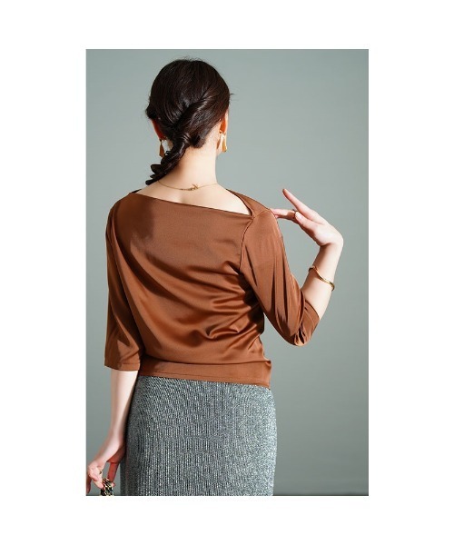 Sawa a la mode（サワアラモード）の「ドレープサテンカットソー（Tシャツ/カットソー・レディース・ブラック/ブラウン/ベージュ・FREE）」の17枚目の写真