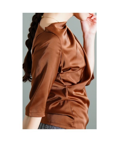 Sawa a la mode（サワアラモード）の「ドレープサテンカットソー（Tシャツ/カットソー・レディース・ブラック/ブラウン/ベージュ・FREE）」の15枚目の写真